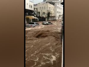 Video: Mobil-mobil Hanyut Disapu Banjir Bandang di Turki