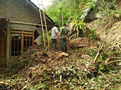 Begini Kondisi Rumah Warga Trenggalek yang Tertimpa Longsor