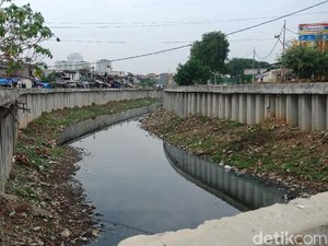 Tanggul Kali Gendong Penjaringan Mangkrak Tanggul Kali Gendong Penjaringan Mangkrak