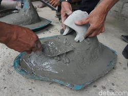 Kurangi BAB Sembarangan, Masyarakat Pedalaman NTT Buat Jamban Sendiri