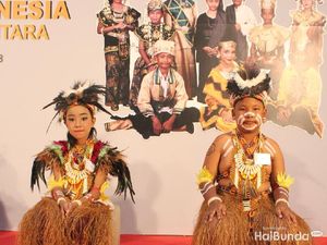 10 Potret Aksi Anak-anak dalam Balutan Busana Adat Indonesia