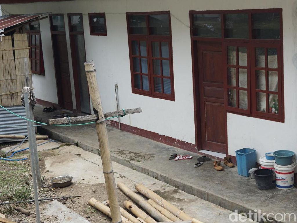 Pengabdian Bidan di Pedalaman NTT, Tanpa Listrik dan Harus Rebutan Air Pengabdian Bidan di Pedalaman NTT, Tanpa Listrik dan Harus Rebutan Air