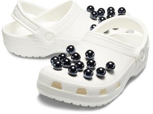 Duh, Desain Crocs Ini Disebut Mirip Pearl pada Milk Tea!