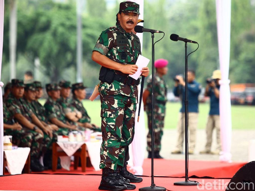 Panglima TNI: Semoga Idul Fitri Jadi Momen Pererat Persatuan Bangsa Panglima TNI: Semoga Idul Fitri Jadi Momen Pererat Persatuan Bangsa