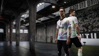 Ini sebenarnya bukan kali pertama Adidas dan EA berkolaborasi membuat jersey. Namun baru di tahun ini hasil kerjasama mereka benar-benar diproduksi dan bisa didapat fans di toko Adidas. (ist.)