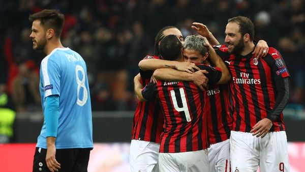 Milan Menangi Drama 7 Gol di San Siro