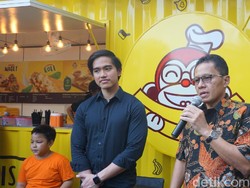 Kaesang Resmi Buka Gerai Sang Pisang ke 56 di Kemang
