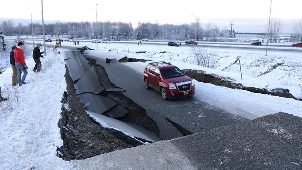 Begini Dampak Gempa M 7 di Alaska