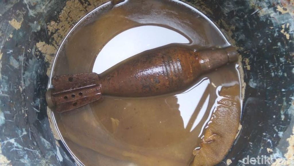 Penampakan Mortir yang Diamankan Gegana di Depok Penampakan Mortir yang Diamankan Gegana di Depok
