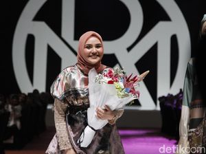 Ria Miranda Helat Show Tunggal Busana Muslim Terbesar di Indonesia