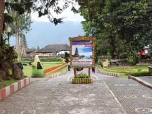 Pura Ulun Danu, Pura Cantik di Atas Danau Pura Ulun Danu, Pura Cantik di Atas Danau