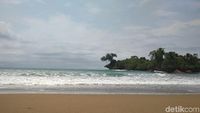 Foto: Pantai Pelang di Trenggalek, Tempat Liburan Kamu Selanjutnya
