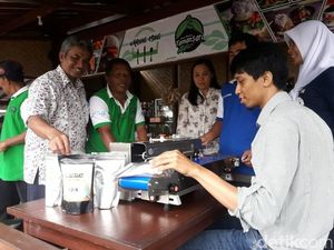 Program Doktor Mengabdi Latih Warga Banyuwangi Tentang Kopi