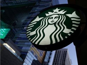 Starbucks Kalah Lawan Rokok Starbucks di PN Jakpus!