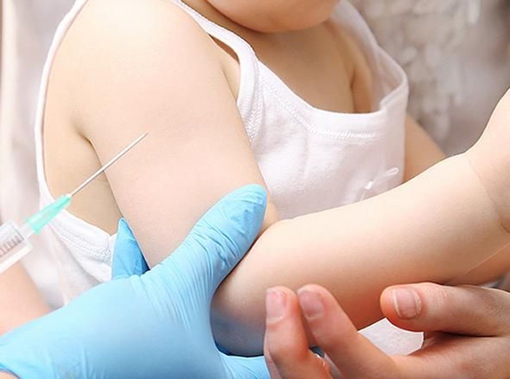 Moms! Jangan Lewatkan Imunisasi untuk Kesehatan Anak