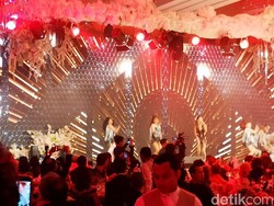 Bukan Via Vallen, Ini Para Bintang Tamu di Nikahan Crazy Rich Surabayan