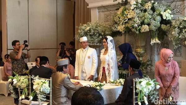 Angela Lee Bebas, Duka Ayu Dewi hingga Ge Pamungkas Nikah Angela Lee Bebas, Duka Ayu Dewi hingga Ge Pamungkas Nikah
