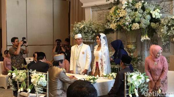 Angela Lee Bebas, Duka Ayu Dewi hingga Ge Pamungkas Nikah