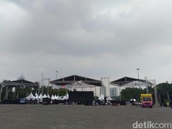 Jelang Reuni 212, 3 Panggung dan Tenda Telah Berdiri di Monas