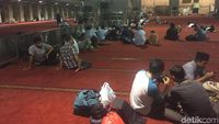 Ramainya Istiqlal di Malam Jelang Reuni 212