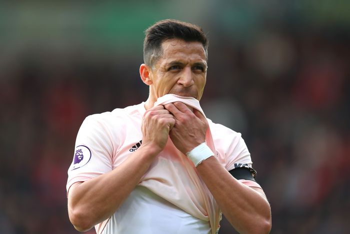 Alexis Sanchez BOURNEMOUTH, ENGLAND - NOVEMBER 03: Alexis Sanchez of Manchester United reacts during the Premier League match between AFC Bournemouth and Manchester United at Vitality Stadium on November 3, 2018 in Bournemouth, United Kingdom. (Photo by Catherine Ivill/Getty Images)