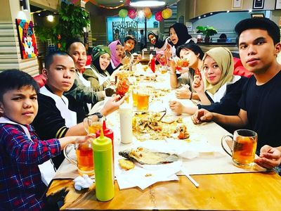 Gaya Kalem Thariq Halilintar yang Hobi Kulineran Bersama Gen Halilintar