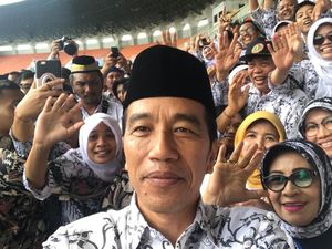 Jokowi: Guru Profesi Mulia, Tak Bisa Diganti Mesin Secanggih Apapun