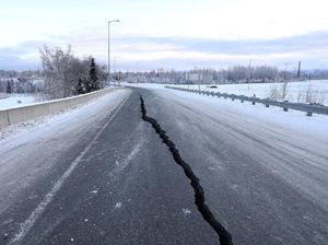 Peringatan Tsunami Usai Gempa Alaska, WNI Dipastikan Aman Peringatan Tsunami Usai Gempa Alaska, WNI Dipastikan Aman