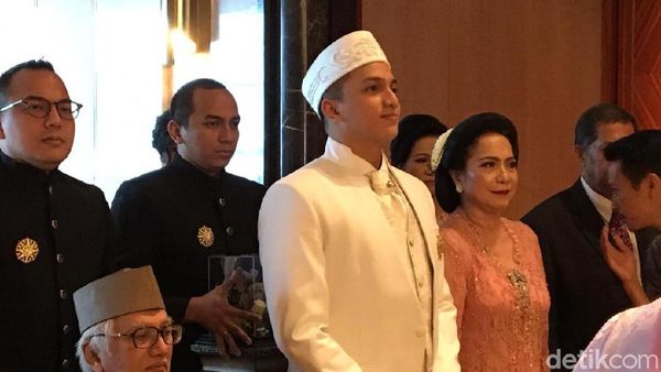 Intip Suasana Akad Nikah Ge Pamungkas-Anastasia Herzigova