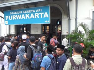 Massa Reuni 212 Asal Purwakarta Mulai Bertolak ke Jakarta