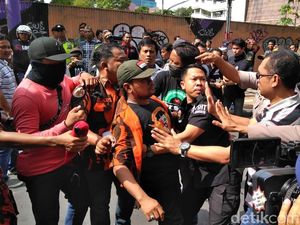 Demo Mahasiswa Papua di Jalan Pemuda Nyaris Bentrok dengan Ormas