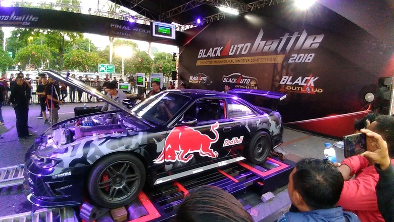 Blackauto Battle Surabaya. Foto: Deny Prastyo Utomo