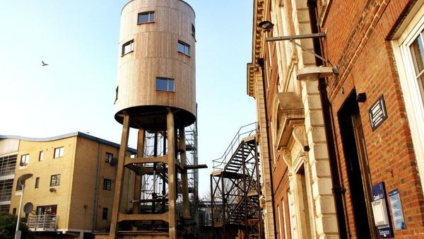 Siapa Sangka, Rumah Ini Ternyata Bekas Tower Tampungan Air