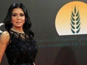 Pakai Baju Menerawang, Aktris Mesir Rania Youssef Dipolisikan