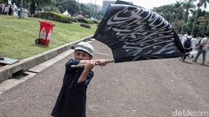 Potret Anak-anak yang Sengaja Diajak ke Reuni Akbar Mujahid 212