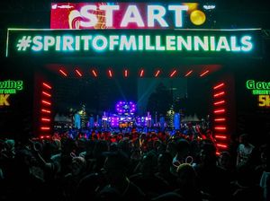 Ribuan Pelari Ramaikan Glowing Night Run