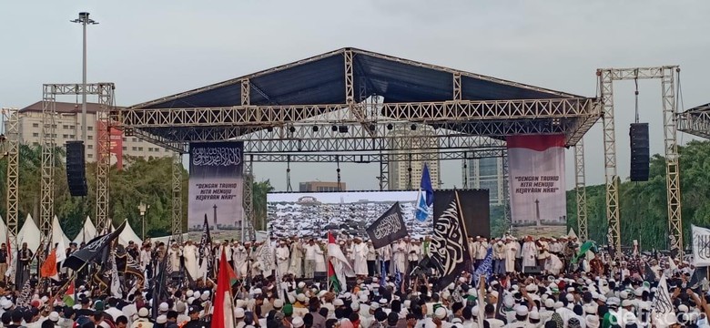 Habib Bahar bin Smith Pidato di Panggung Reuni Akbar Mujahid 212