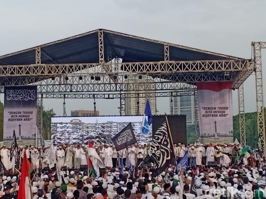 Panitia Reuni 212: Arahan HRS, Kami Ganti Alumni Jadi Mujahid Panitia Reuni 212: Arahan HRS, Kami Ganti Alumni Jadi Mujahid