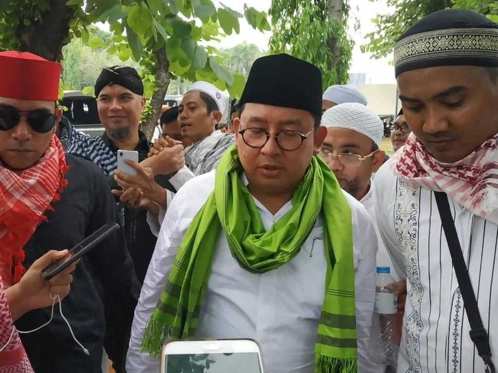 HRS Serukan 2019 Ganti Presiden di Reuni 212, Fadli: Emang Kenapa? HRS Serukan 2019 Ganti Presiden di Reuni 212, Fadli: Emang Kenapa?