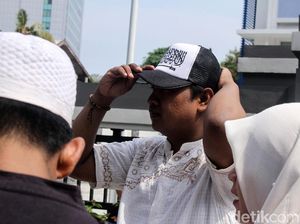 Di Reuni 212, Barang Ini Laku Keras