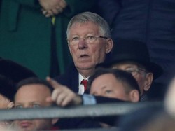 Ferguson Lihat Gawang MU Dibobol: Betulkan Kacamata, Dapat Puk-Puk