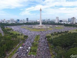 Reuni Akbar 212 Putihkan Monas di Penghujung Tahun Reuni Akbar 212 Putihkan Monas di Penghujung Tahun