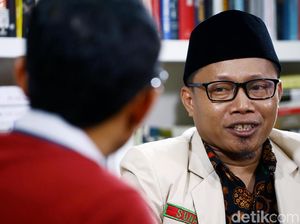 Tonton Blak-blakan Cak Nanto, Ketua Pemuda Muhammadiyah Titipan Istana?