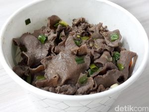 Hari Minggu Enaknya Makan Gyutan Don dan Yakiniku Bento Hari Minggu Enaknya Makan Gyutan Don dan Yakiniku Bento