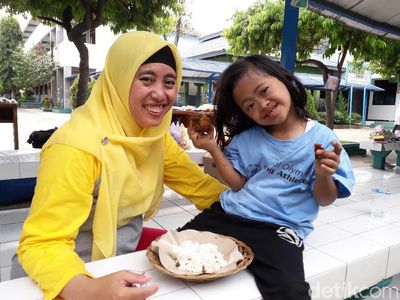 Potret Anak dengan Down Syndrome, Bahagia dengan Keterbatasan