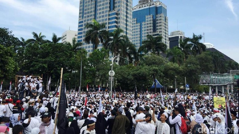 Penampakan Massa Reuni 212 di Sekeliling Monas