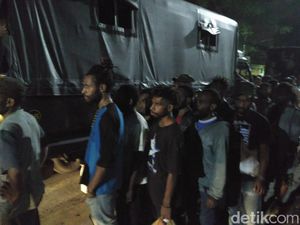 Ratusan Mahasiswa Papua Diperiksa di Mapolrestabes Surabaya