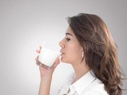 8 Manfaat Susu bagi Kesehatan Tubuh, Bantu Menurunkan Berat Badan Loh!