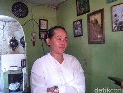 Senangnya Rohminah, Rumah Tinggalnya Tak Lagi Nyantol Listrik