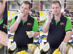 Belah Durian dengan Benar, Bule Penjual Buah Ini Dipuji Netizen